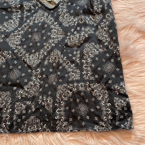 The Westside Silk Paisley Black White Cami Tank sz XS - Picture 6 of 9